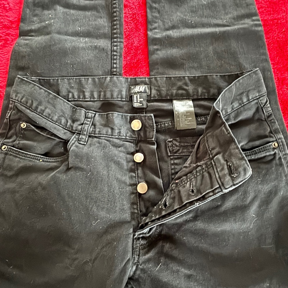H&M 32" button fly black jeans